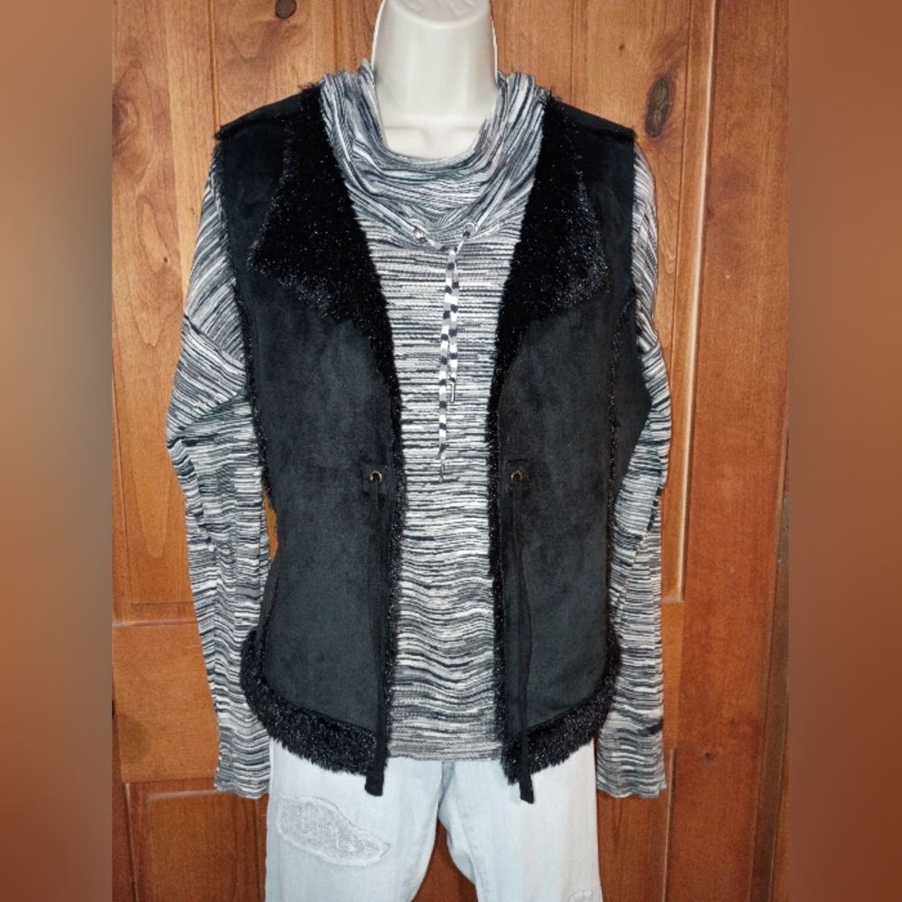 True Grit Super Soft‎ Faux Leather Black Fuzzy Vest